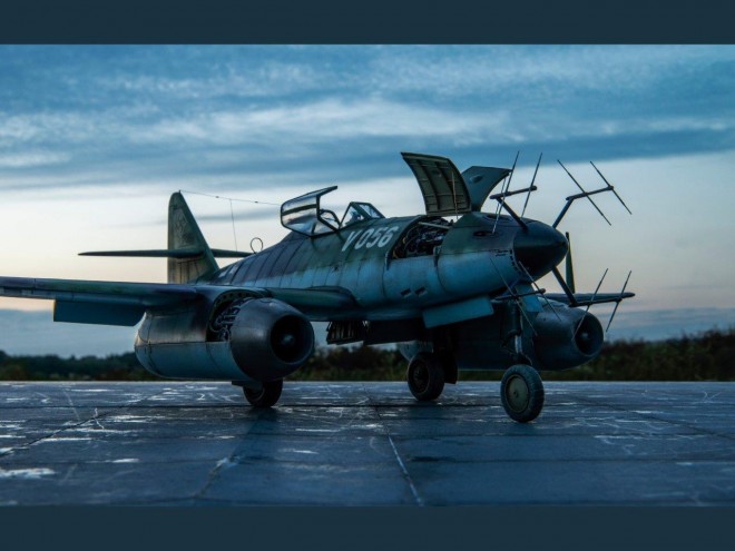 �y�X�P�[�����f���z���E�̍q��@�v�����f���^����F���{�B��