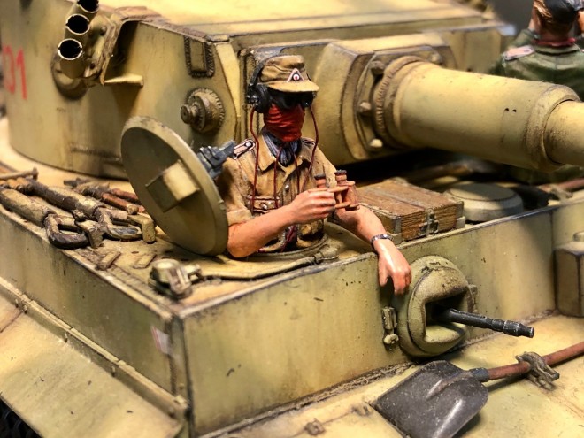 ��i�F�h�C�c���R�̏d��ԁu�^�C�K�[�i�e�B�[�K�[�j�v�Ɠ�����^����F�n�ւ̂Ƃ�B