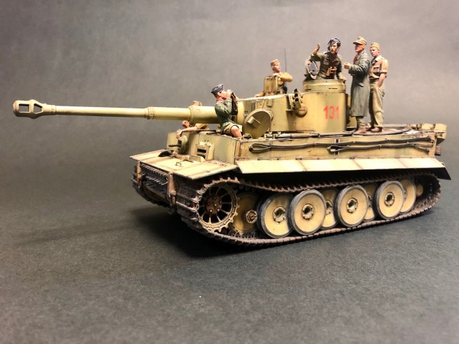 ��i�F�h�C�c���R�̏d��ԁu�^�C�K�[�i�e�B�[�K�[�j�v�Ɠ�����^����F�n�ւ̂Ƃ�B