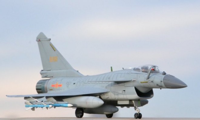 ��i�F�g�����y�b�^�[  1/72 J-10B�@����F�V���E�P��