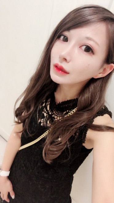 ���`�������b����Ă�ł���R�X�v���D���A�C�h���u�����i�߂����j�v�B