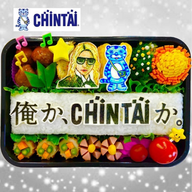 �u�����ACHINTAI���B�v��CM�ł��Ȃ��݂�ROLAND�@���쁕�ʐ^�^�܂���