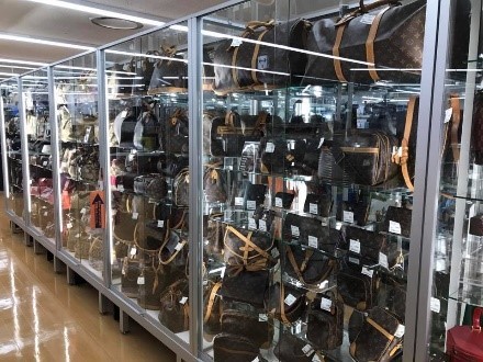 �摜�񋟁F�u�b�N�I�t