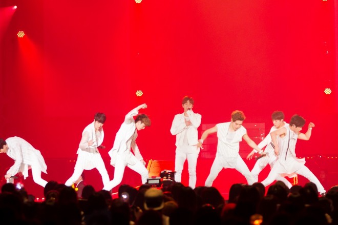 �wKCON 2015 JAPAN�x�ɏo������INFINITE