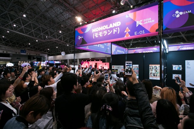 �wKCON 2018 JAPAN�x�ɏo������MOMOLAND
