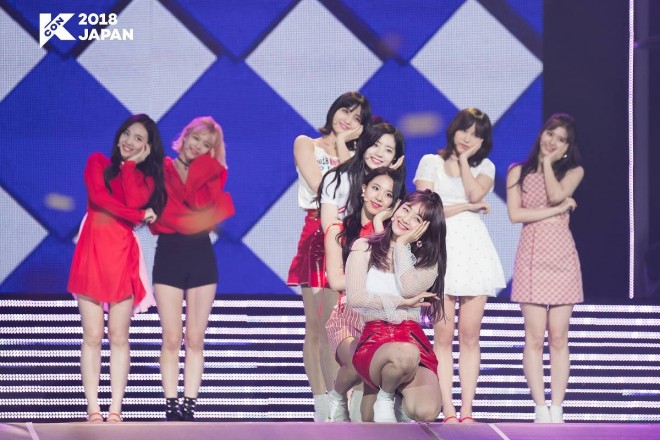 �wKCON 2018 JAPAN�x�ɏo������TWICE