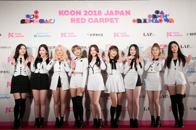 �wKCON 2018 JAPAN�x�ɏo������MOMOLAND