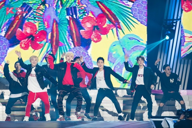 �wKCON 2017 JAPAN�x�ɏo������Block B