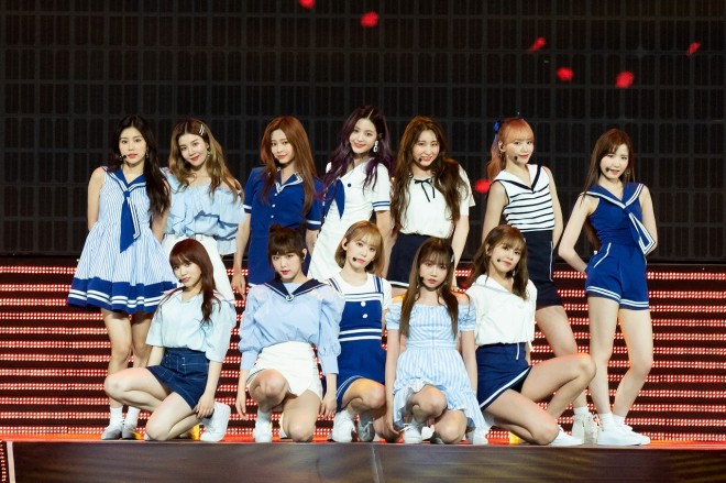 IZ*ONE�wKCON 2019 JAPAN�x�̗l�q�@�iC�jCJ ENM Co Ltd All Rights Reserved