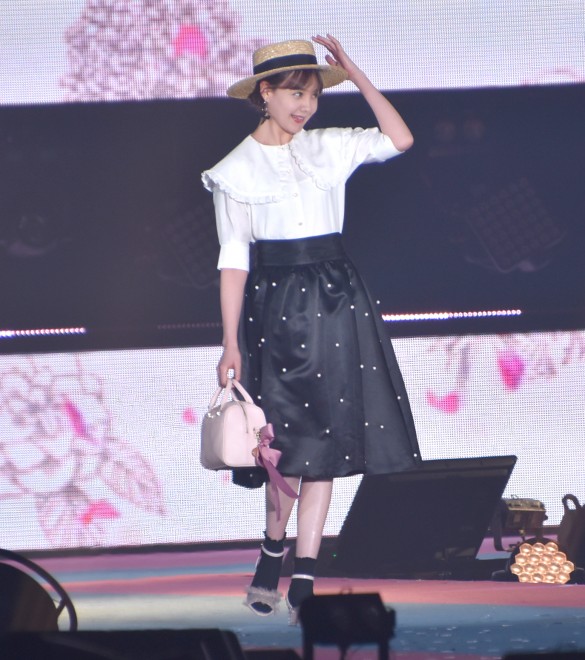 �wRakuten GirlsAward 2019 SPRING�^SUMMER�x�iC�jORICON NewS inc.