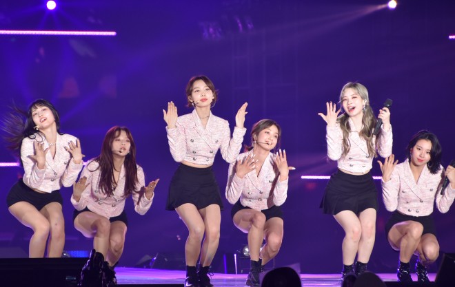 �wRakuten GirlsAward 2019 SPRING�^SUMMER�x�iC�jORICON NewS inc.