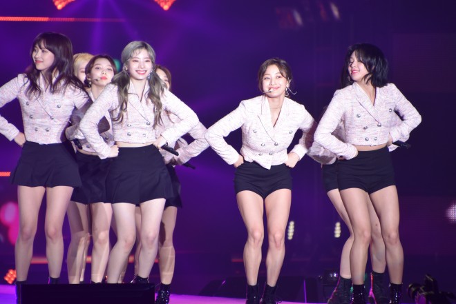 �wRakuten GirlsAward 2019 SPRING�^SUMMER�x�iC�jORICON NewS inc.