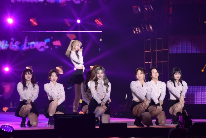 �wRakuten GirlsAward 2019 SPRING�^SUMMER�x�iC�jORICON NewS inc.