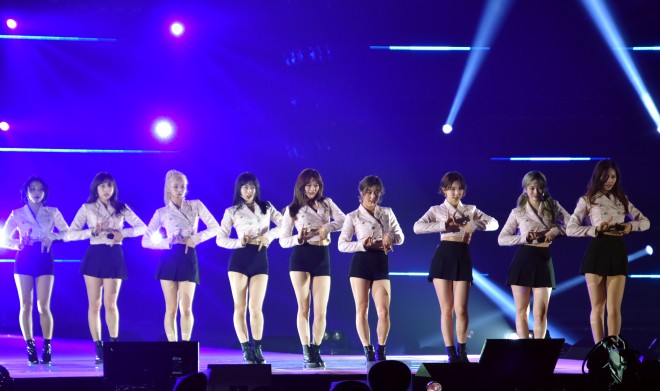 �wRakuten GirlsAward 2019 SPRING�^SUMMER�x�iC�jORICON NewS inc.