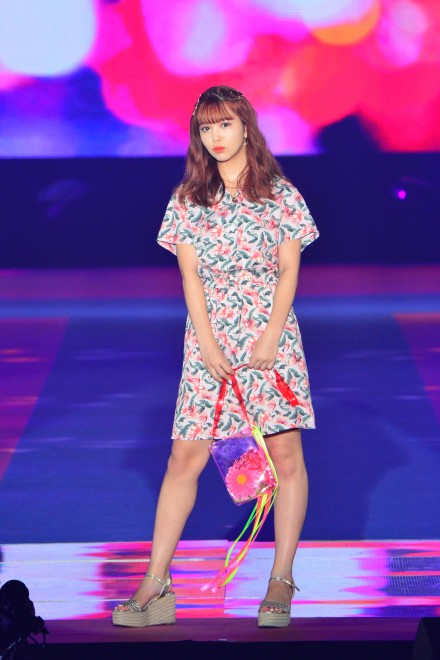 �iC�jRakuten GirlsAward 2019 SPRING�^SUMMER