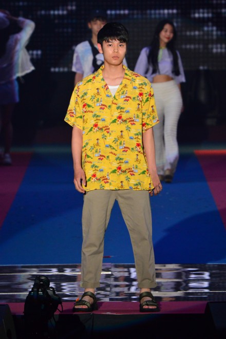 �iC�jRakuten GirlsAward 2019 SPRING�^SUMMER