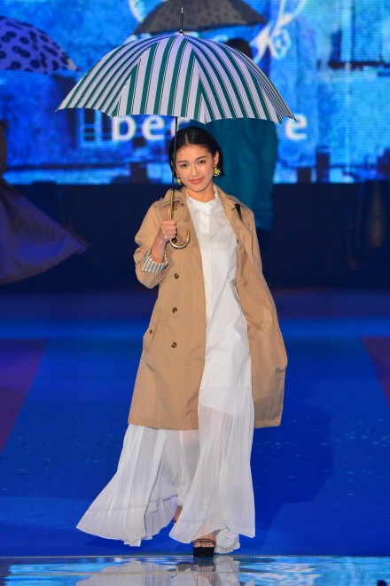 �iC�jRakuten GirlsAward 2019 SPRING�^SUMMER