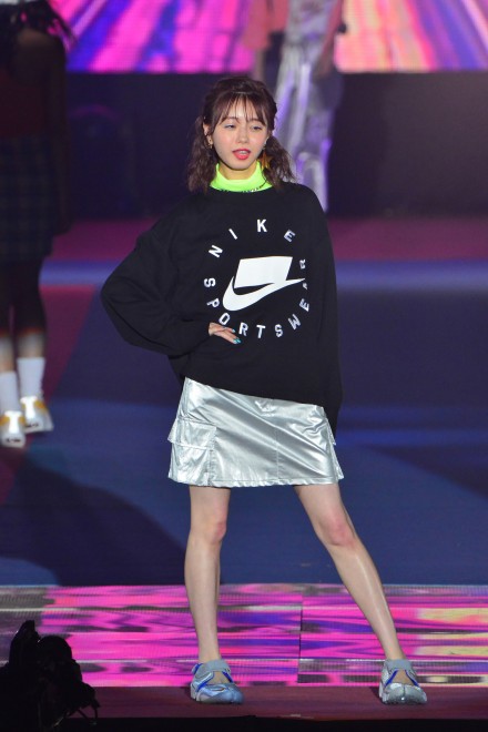 �iC�jRakuten GirlsAward 2019 SPRING�^SUMMER