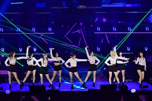 �iC�jRakuten GirlsAward 2019 SPRING�^SUMMER