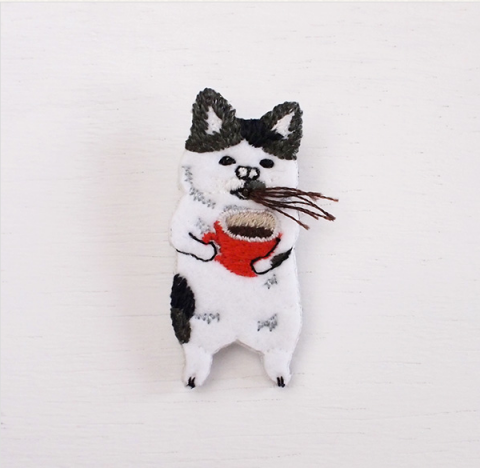 コーヒー噴き出す猫 クセ強め 動物刺繍 に反響 作者明かす ダジャレと技術 の黄金比 Oricon News