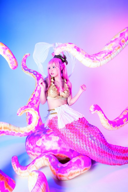 新品 えなこ 1st メジャー写真集 cosplayer セブンネット限定表紙 えなこ cosplayer えなこ1stメジャー写真集 新品未開封品 えなこ cosplayer