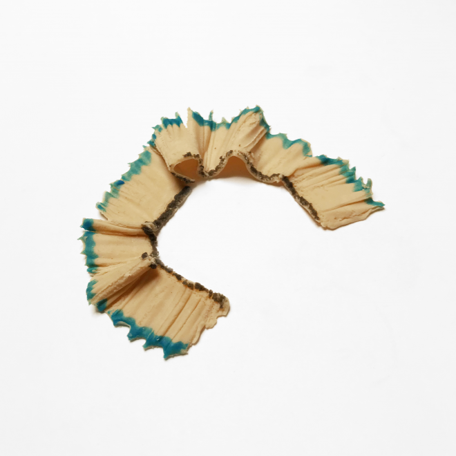 ���M����������