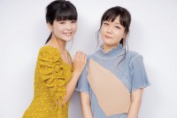 田村芽実（左）の3rdシングル「舞台」は、吉澤嘉代子（右）が楽曲提供　　対談インタビューの模様