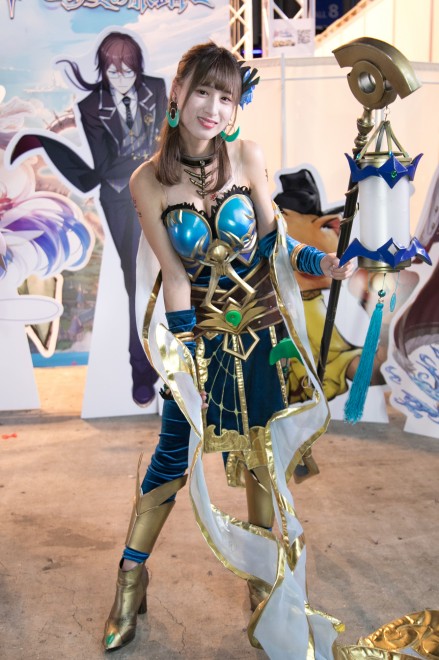 �w�����Q�[���V���E2019�x�R�X�v���C���[