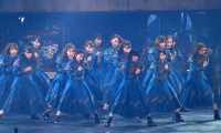 「サイレントマジョリティー」を披露する欅坂46