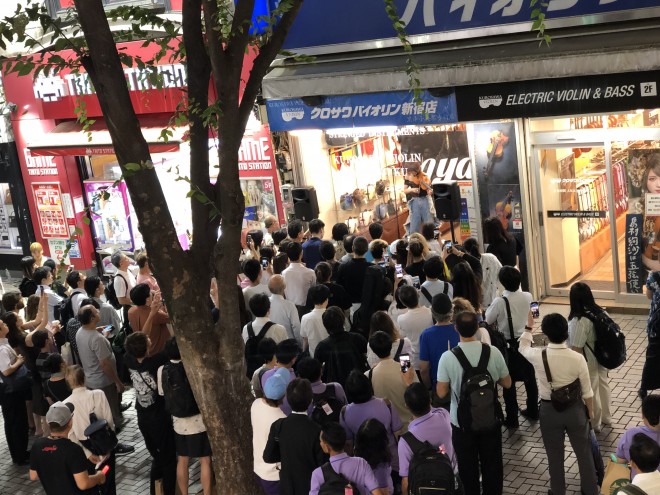 �V�h�̊y��X�Ń��C�u���J��Ayasa