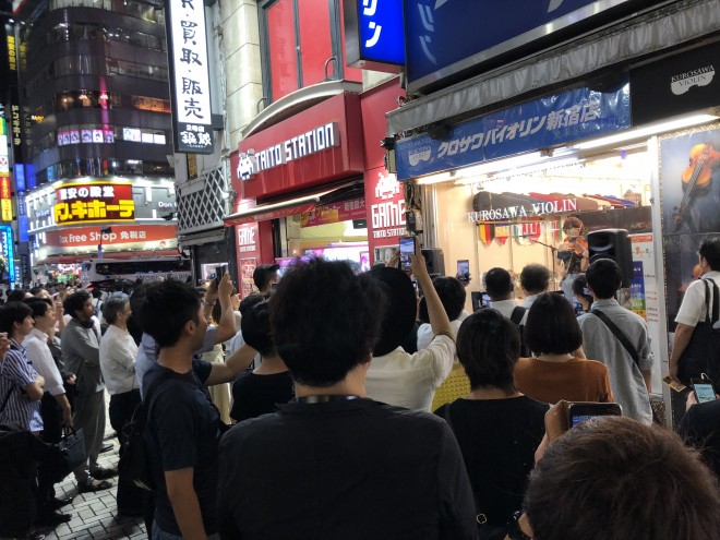 �V�h�̊y��X�Ń��C�u���J��Ayasa