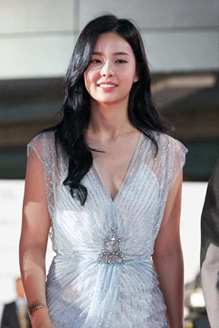 w24񊘎RۉfՁxbhJ[ybgɓoꂵD