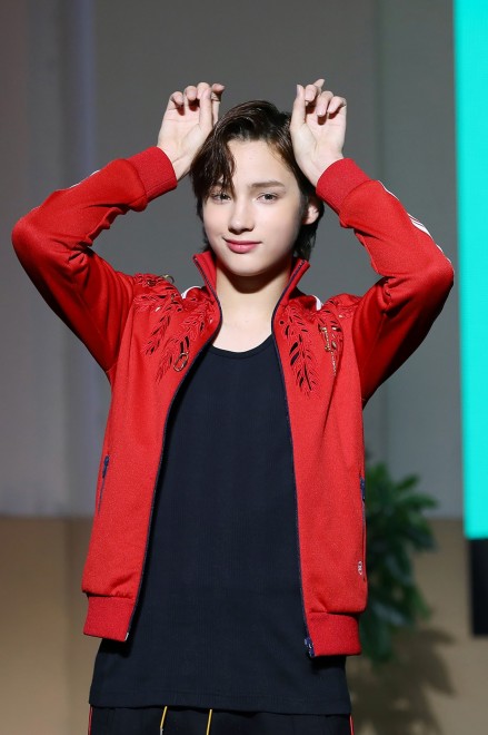 TOMORROW X TOGETHER��HUENINGKAI�i�q���j���J�C�j�@(C)Big Hit Entertainment