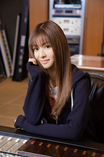 切り抜き200ページ 倉木麻衣 表紙 インタビュー リリース 写真集 本 A4額付き)倉木麻衣 Stay by my side タワレコ 切り抜き - メルカリ