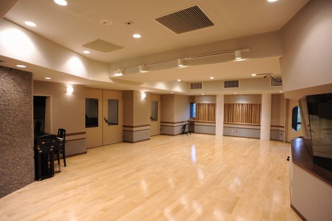 ���̎��ЃX�^�W�I�@�ʐ^�񋟁^USEN