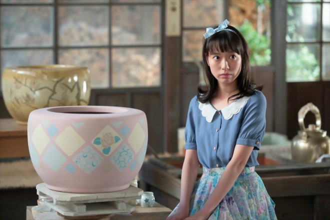 �A���e���r�����w�X�J�[���b�g�x��8�T���B�}�X�R�b�g�K�[���̂悤�ȃ|�[�Y��v�����ꍢ�f����쌴����q�i�˓c�b�����j�iC�jNHK