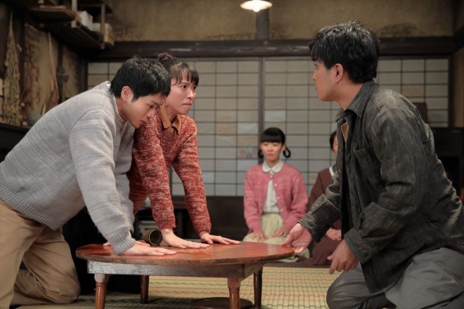 �A���e���r�����w�X�J�[���b�g�x��11�T�E��65����B�펡�i�k����P�j�͂�������t���Ŋ���q�i�˓c�b�����j�Ɣ��Y�i���������j�̌����������iC�jNHK