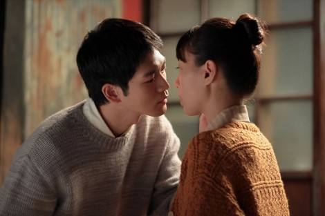 �A���e���r�����w�X�J�[���b�g�x��12�T�E��69����B���߂ẴL�X���������q�i�˓c�b�����j�Ɣ��Y�i���������j�iC�jNHK