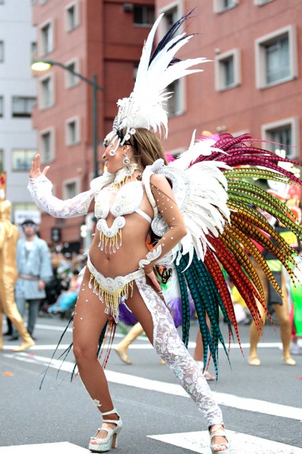 ダンス衣装/サンバ衣装/ダンサー 中央省庁の幹部秘書とサンバダンサーの2つの顔…抜群の美ボディを武器に