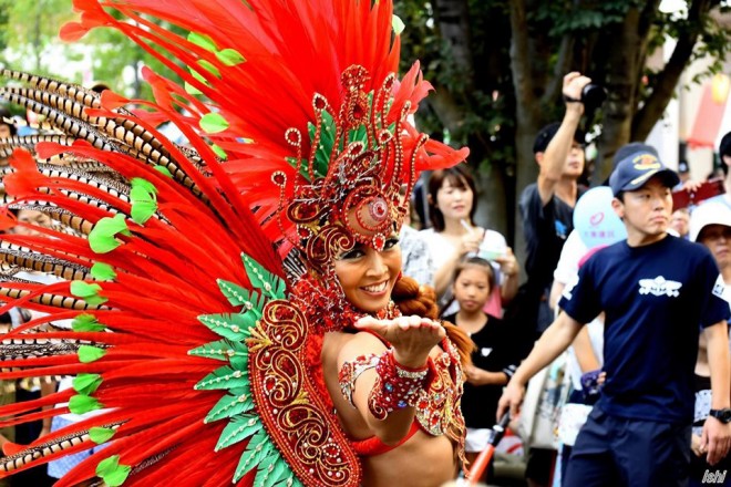中央省庁の幹部秘書とサンバダンサーの2つの顔…抜群の美ボディを武器に