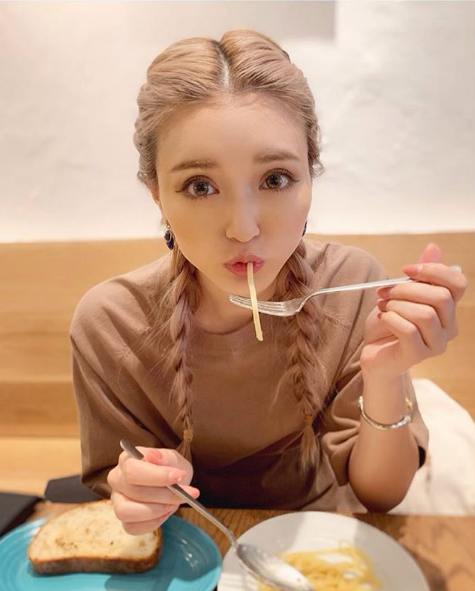 CYBERJAPAN DANCERS��KANA