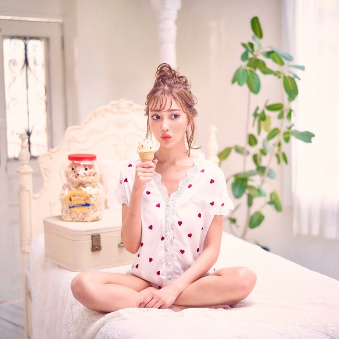 ���ЃA�p�����u�����h�uwhip bunny�v�ŉ����␅�����v���f���[�X���Ă��閾���ԃL����