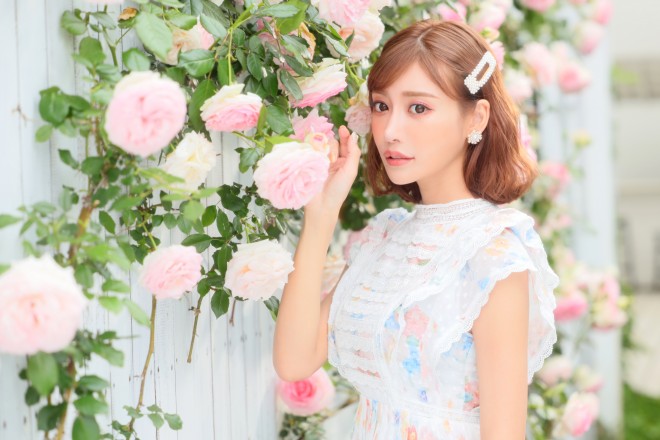 ���ЃA�p�����u�����h�uwhip bunny�v�ŉ����␅�����v���f���[�X���Ă��閾���ԃL����