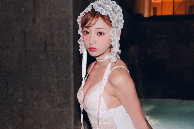 ���ЃA�p�����u�����h�uwhip bunny�v�Ő����≺�����v���f���[�X���Ă��閾���ԃL����