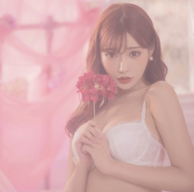 ���ЃA�p�����u�����h�uwhip bunny�v�Ő����≺�����v���f���[�X���Ă��閾���ԃL����