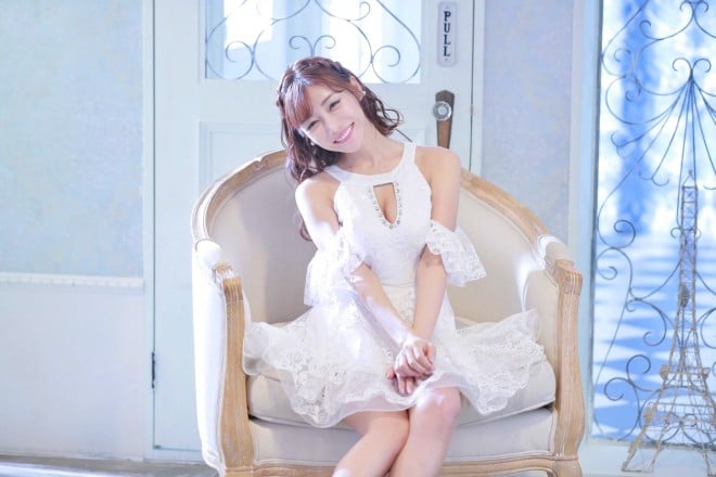 ���ЃA�p�����u�����h�uwhip bunny�v�Ő����≺�����v���f���[�X���Ă��閾���ԃL����