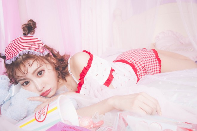 ���ЃA�p�����u�����h�uwhip bunny�v�Ő����≺�����v���f���[�X���Ă��閾���ԃL����