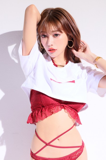 ���ЃA�p�����u�����h�uwhip bunny�v�Ő����≺�����v���f���[�X���Ă��閾���ԃL����