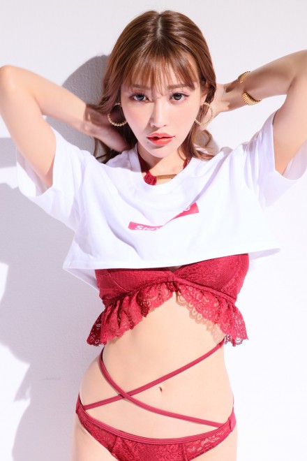 ���ЃA�p�����u�����h�uwhip bunny�v�Ő����≺�����v���f���[�X���Ă��閾���ԃL����