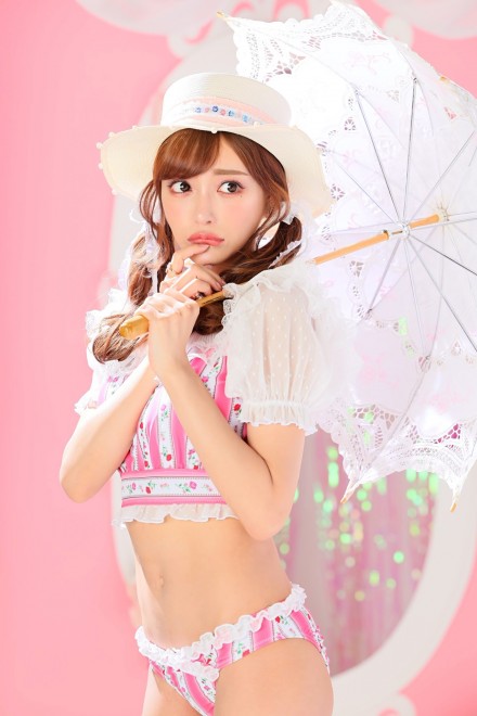 ���ЃA�p�����u�����h�uwhip bunny�v�Ő����≺�����v���f���[�X���Ă��閾���ԃL����